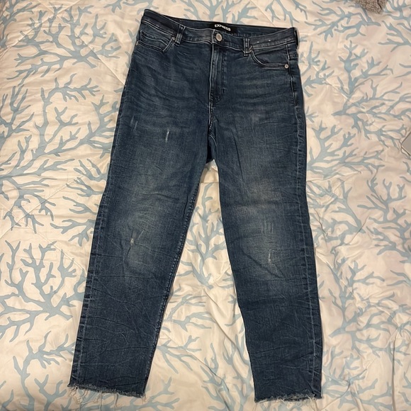 8 Express Girlfriend High Rise Distressed Bottom Jeans - Picture 2 of 6